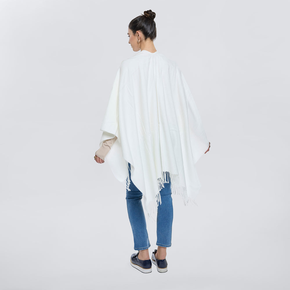 
                      
                        Poncho Tacto Suave Flecos
                      
                    