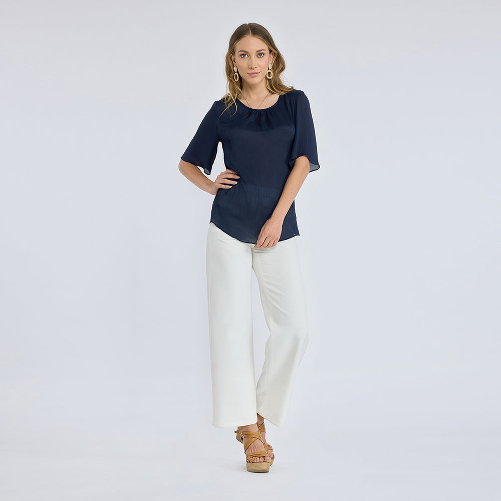 
                      
                        Blusa Blueberry Breeze
                      
                    