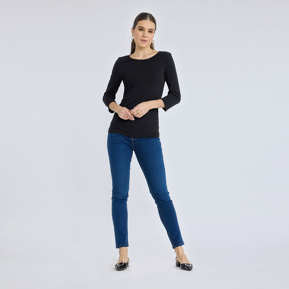 
                      
                        Blusa básica ajustable
                      
                    