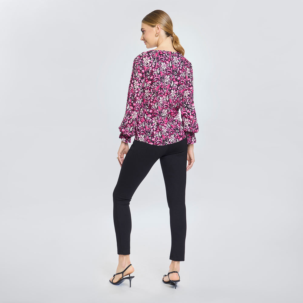 
                      
                        Blusa Estampado Floral
                      
                    