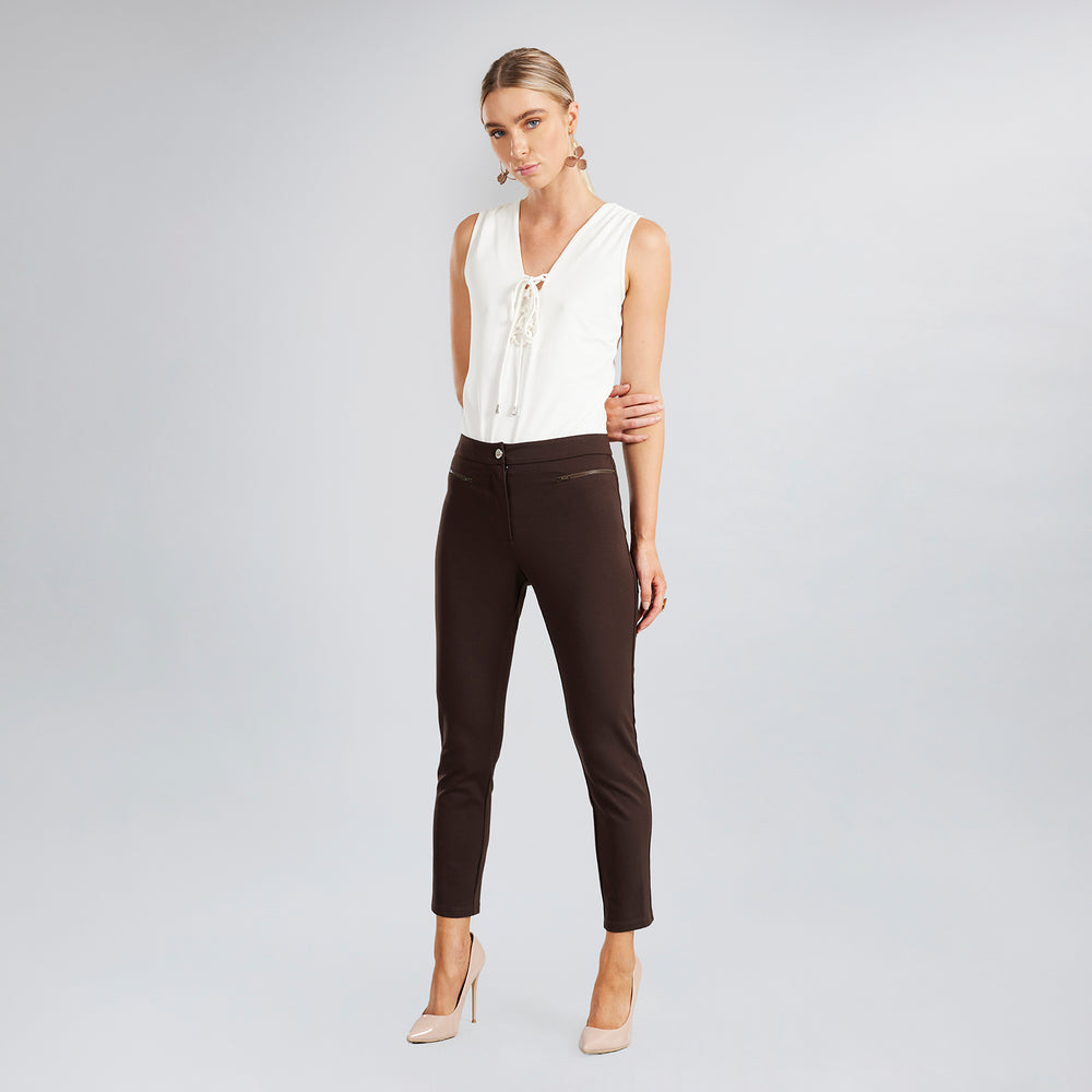 
                      
                        Pantalón Skinny Tubo
                      
                    