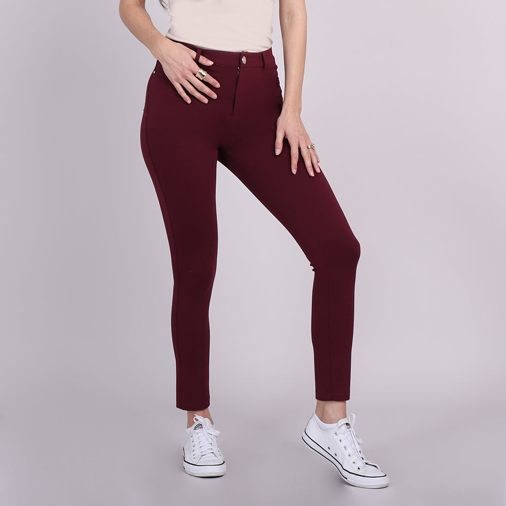 
                      
                        Pantalón Split Skinny
                      
                    